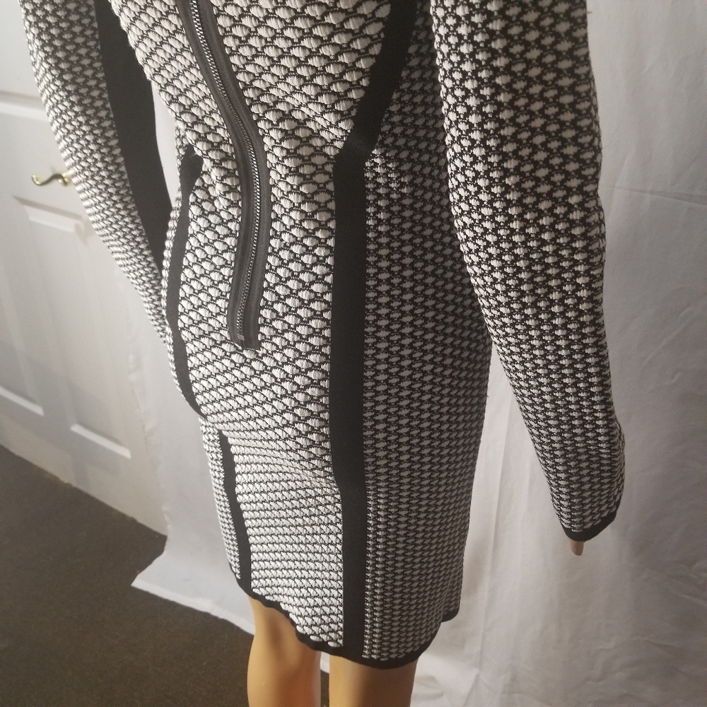 Dress - Picture 2 of 5